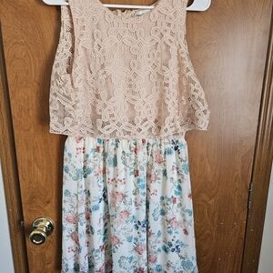 Emerald Sundae Lace and Floral Midi Dress in Peach and White